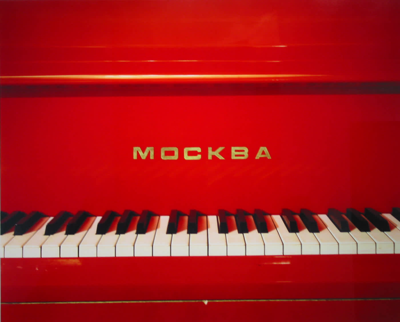 Andrew Moore, Red Piano, 2003