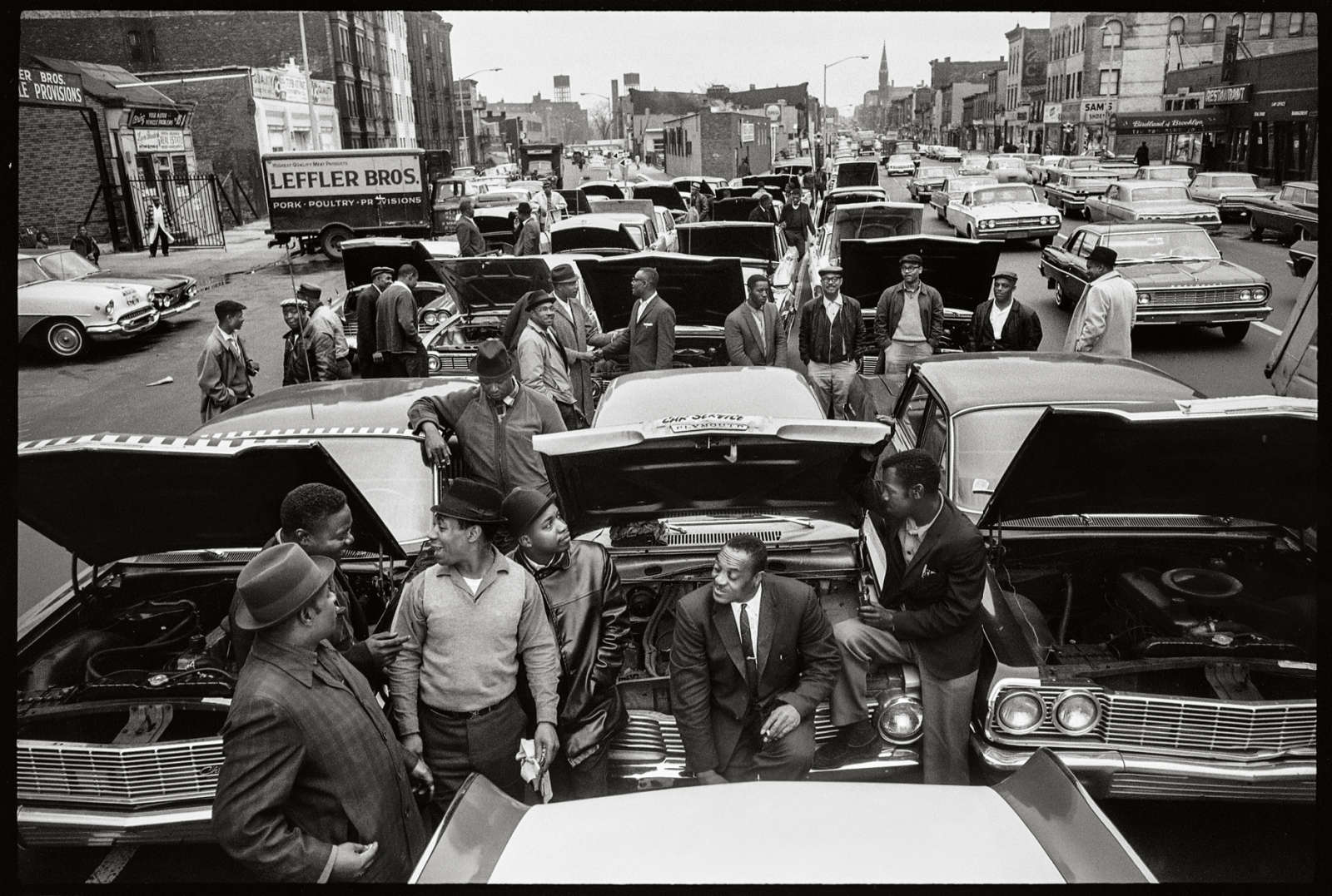 Steve Schapiro, Brooklyn Core Stall In New York, 1964