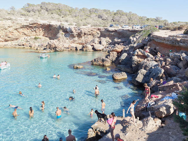 Massimo Vitali, Cala Conta Black Dog, Ibiza, D0015, 2016