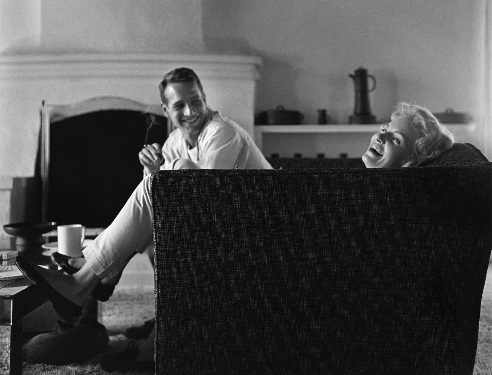 Motion Picture Television Archive, Sid Avery: Domestic Bliss: Newman and Woodward at Their Beverly Hills Home, 1958