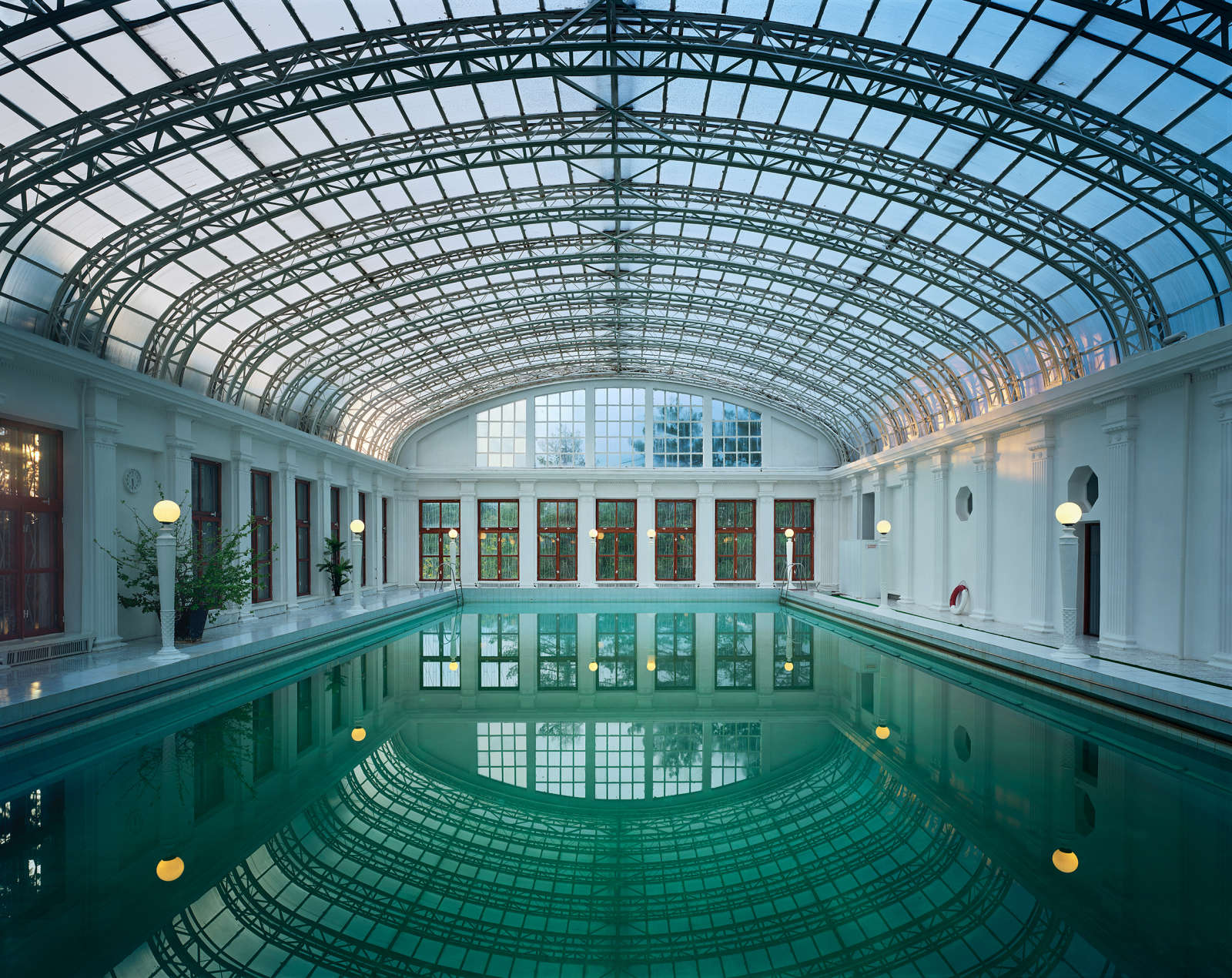 Andrew Moore, Swimming Pool, Ukraina Sanatorium, Yalta, 2003