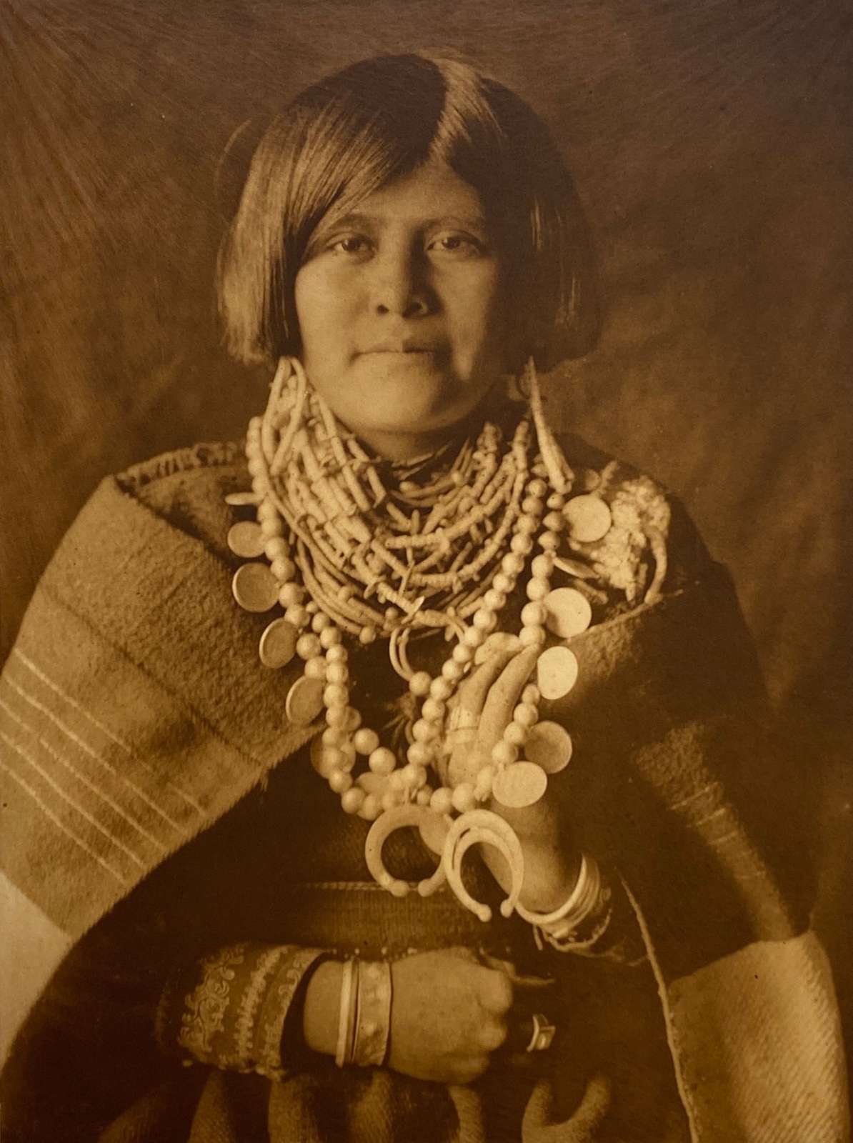 Edward S. Curtis, A Zuni girl, 1903