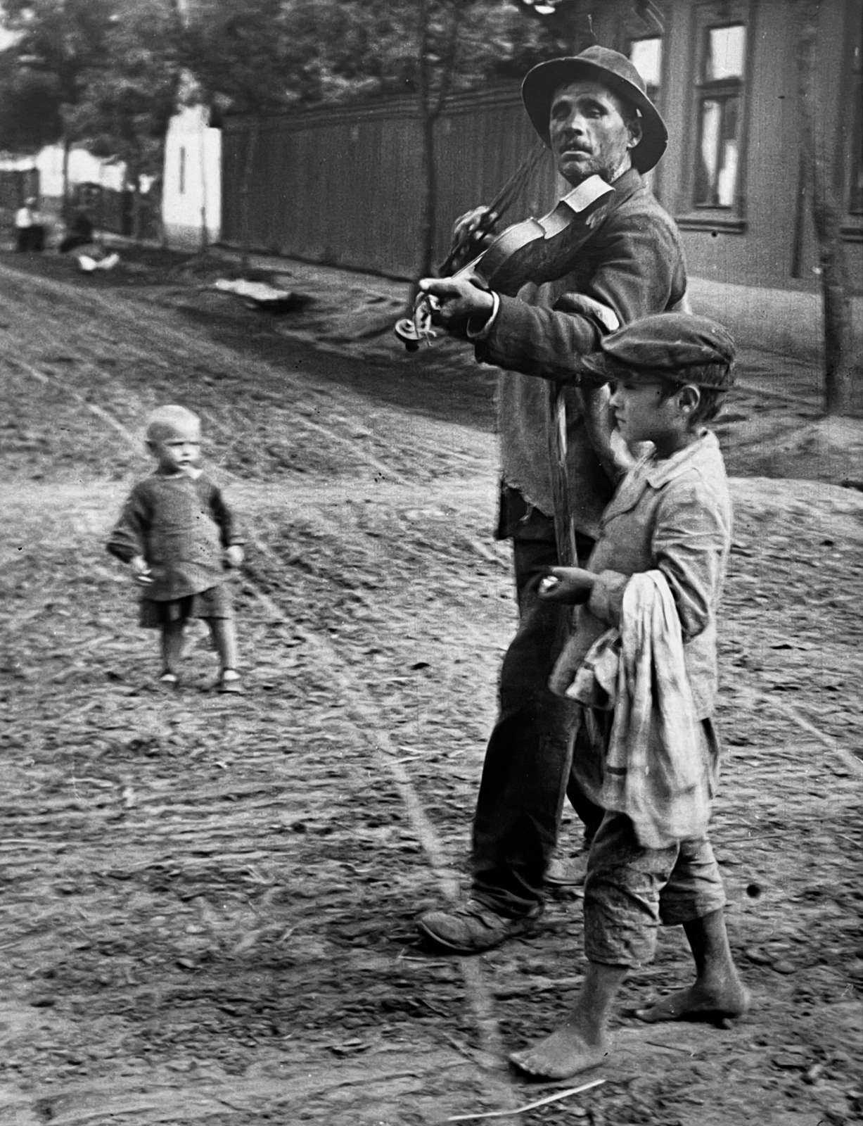 André Kertész, Wandering Violinist, July 19, 1921, Abony, Hungary, 1921