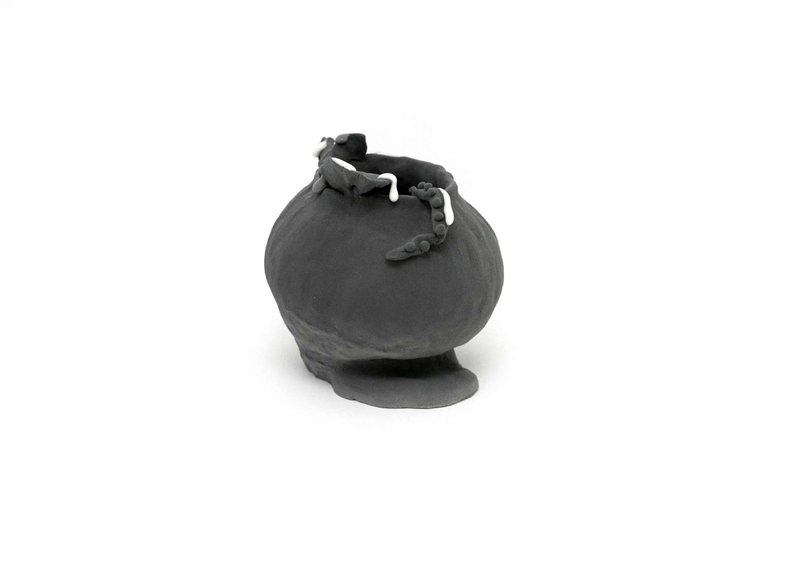 Soyoung Hyun, 'Shadow', 2024, stoneware, 20 x 22cm. Courtesy of the artist and IMT Gallery