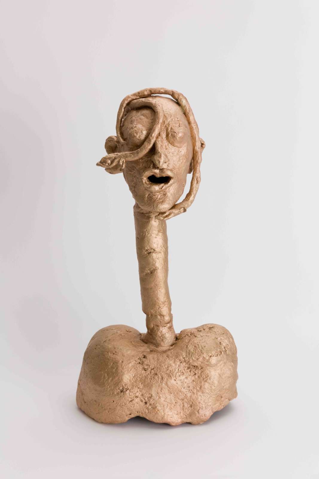 Francis Upritchard, Medusa, 2024, bronze, steel, travertine, 48.5 x 25 x 15 cm. Courtesy of the artist and Kate MacGarry