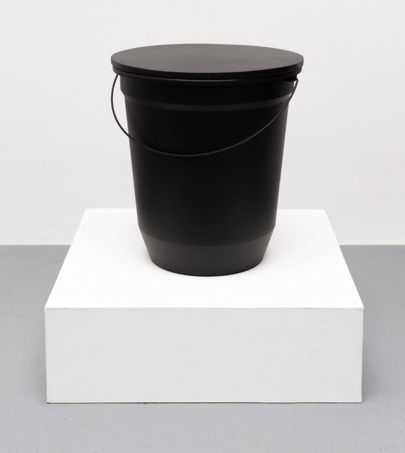 Adriano Costa, Vessel, 2021