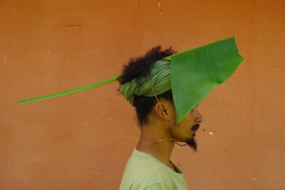 Paulo Nazareth, Untitled, from the Objetos para tampar o Sol de seus olhos series | Sem título, da série Objetos para tampar o Sol de seus olhos, 2010