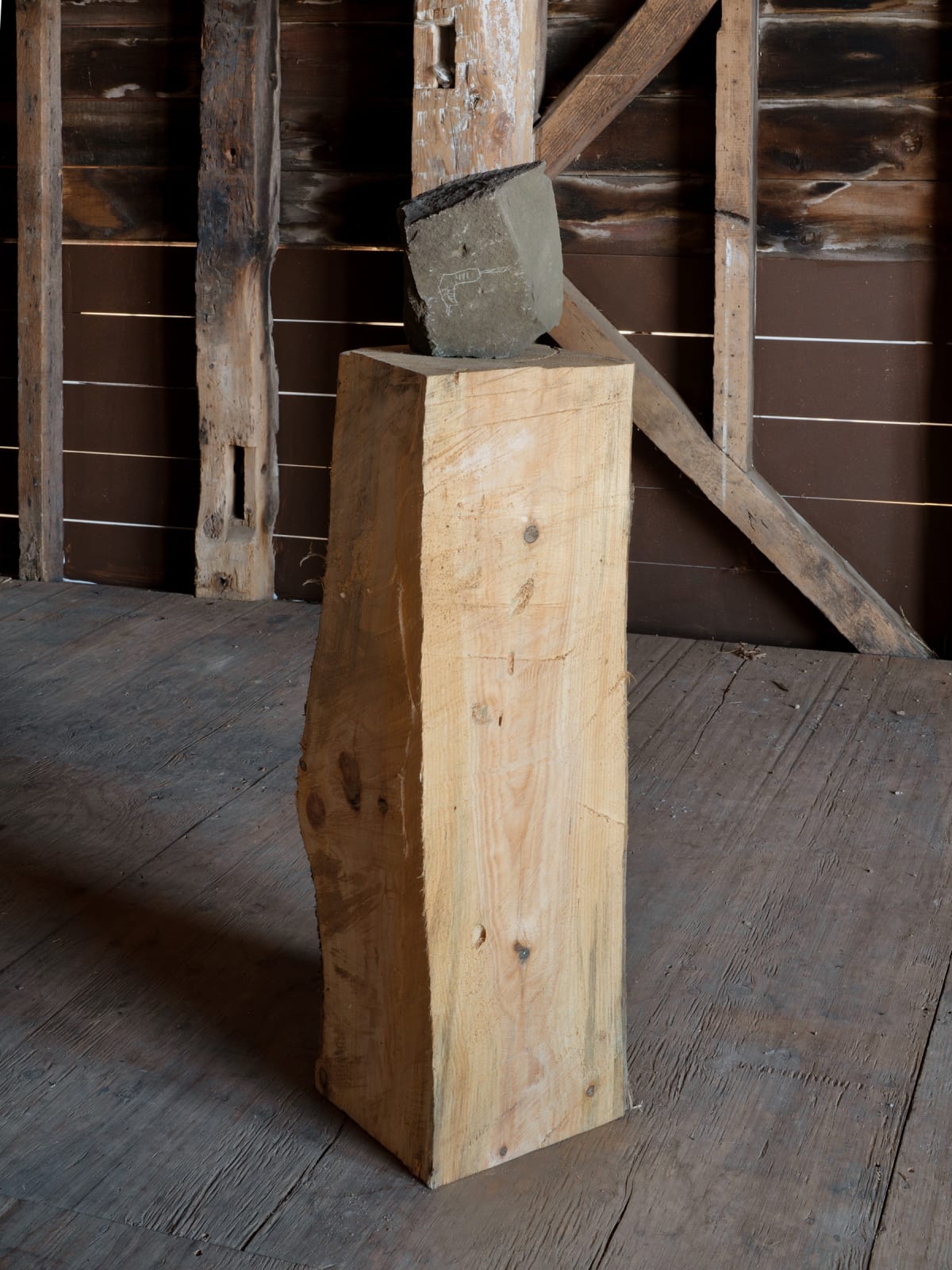 Paulo Nazareth, Drilling machine, 2022