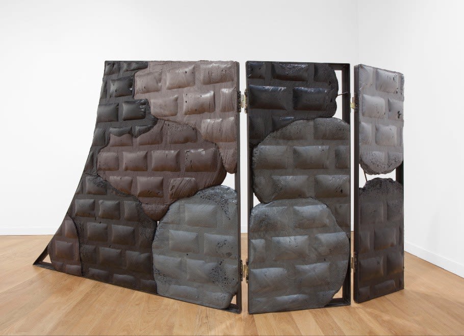 Neïl Beloufa, A wall, 2014