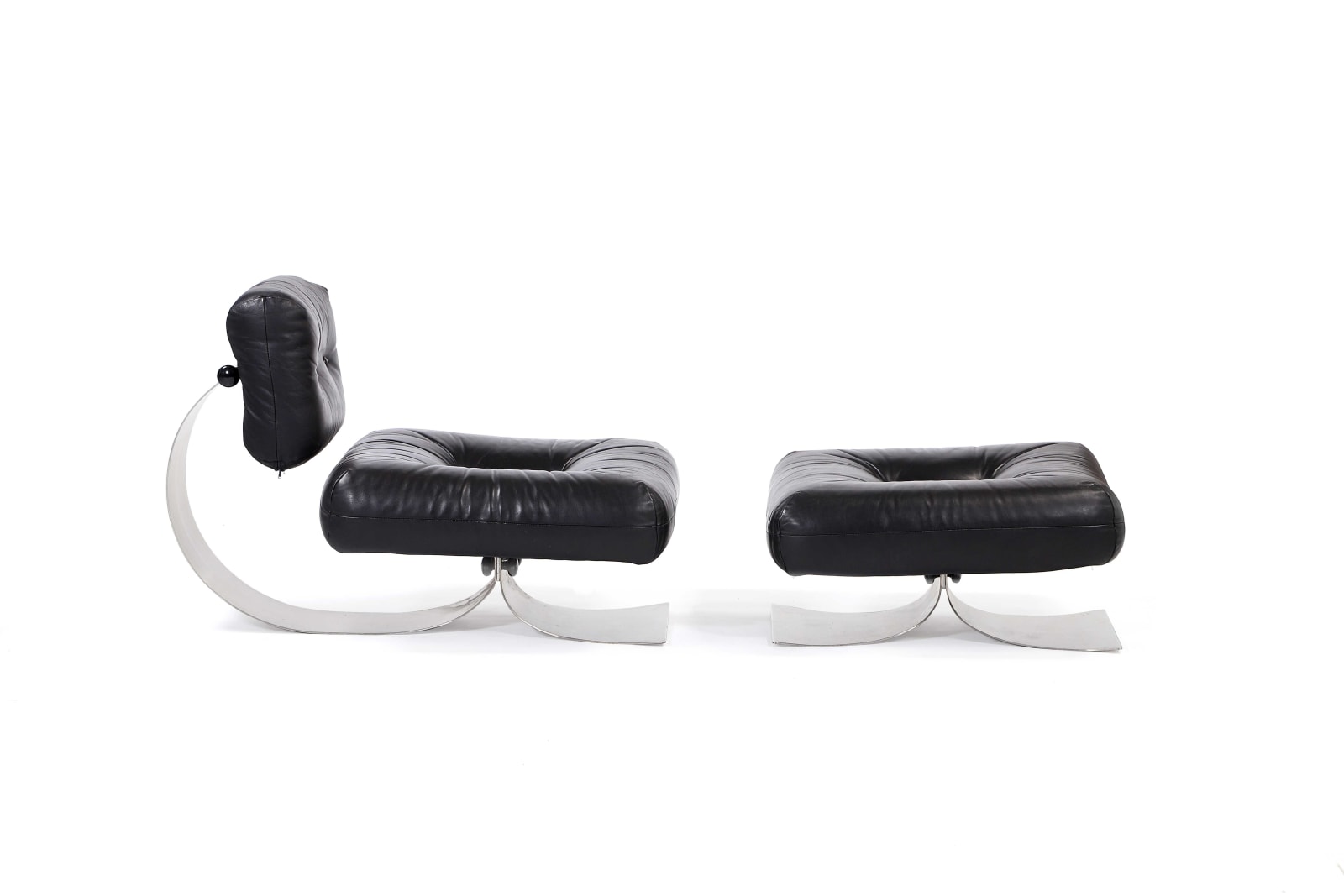 Oscar Niemeyer, Lounge chair and ottoman, 1972