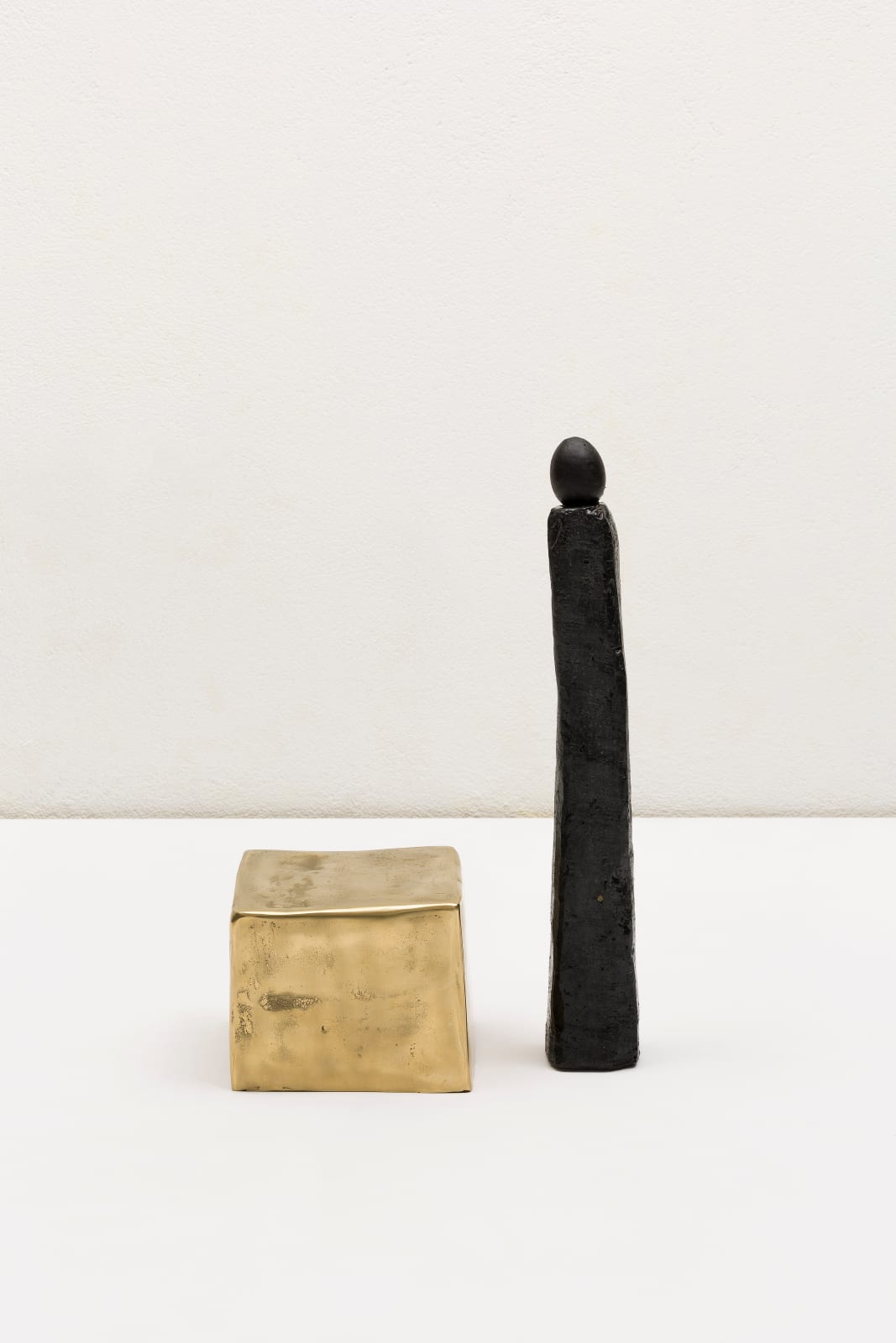 Paloma Bosquê, Arranjo cego - Cubo e torre com ovo | Blind arrangement - Cube and tower with egg, 2018-2019