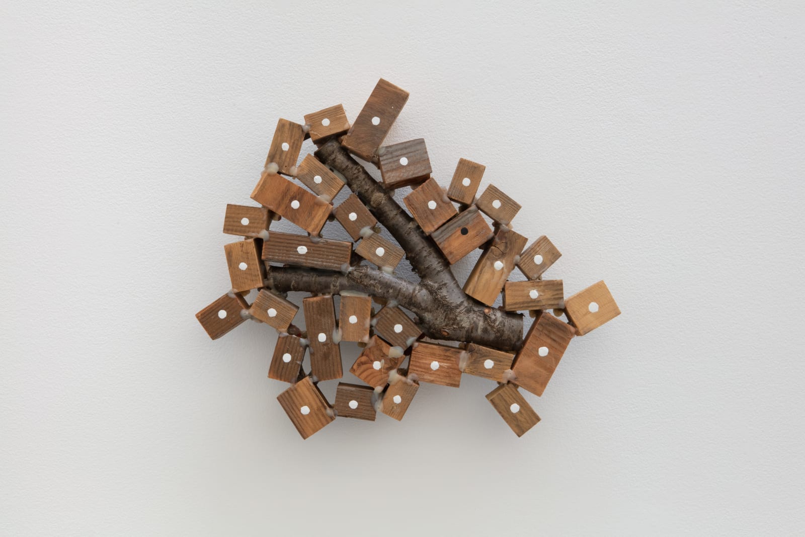 Kishio Suga, Accumulation on Fragmented Topography, 2009