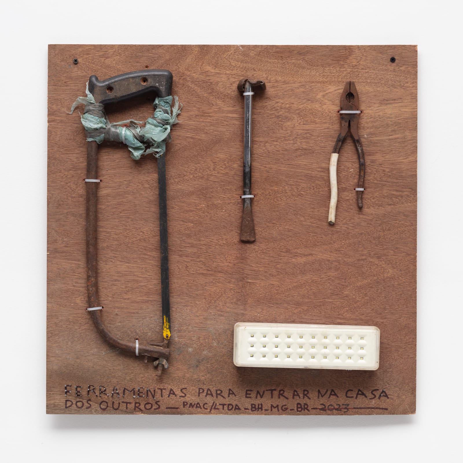 Paulo Nazareth, Ferramentas para entrar na casa dos outros, 2022