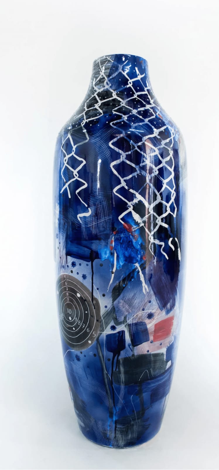 Bui Cong Khanh, Shooting Target (Vase 02), 2018