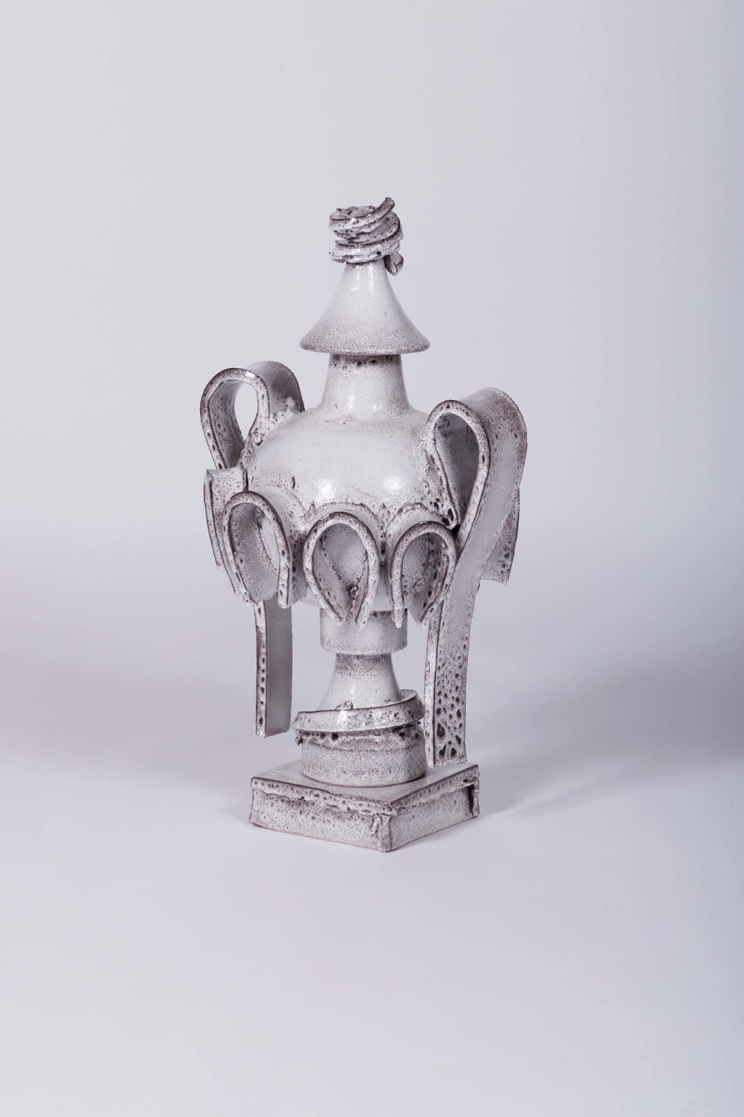 Giuseppe Ducrot, Pair of White Amphorae III, 2023