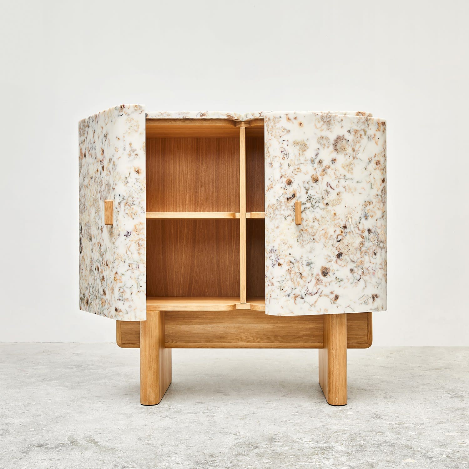 Marcin Rusak, Flora Perma Cabinet 143 Oak, 2021