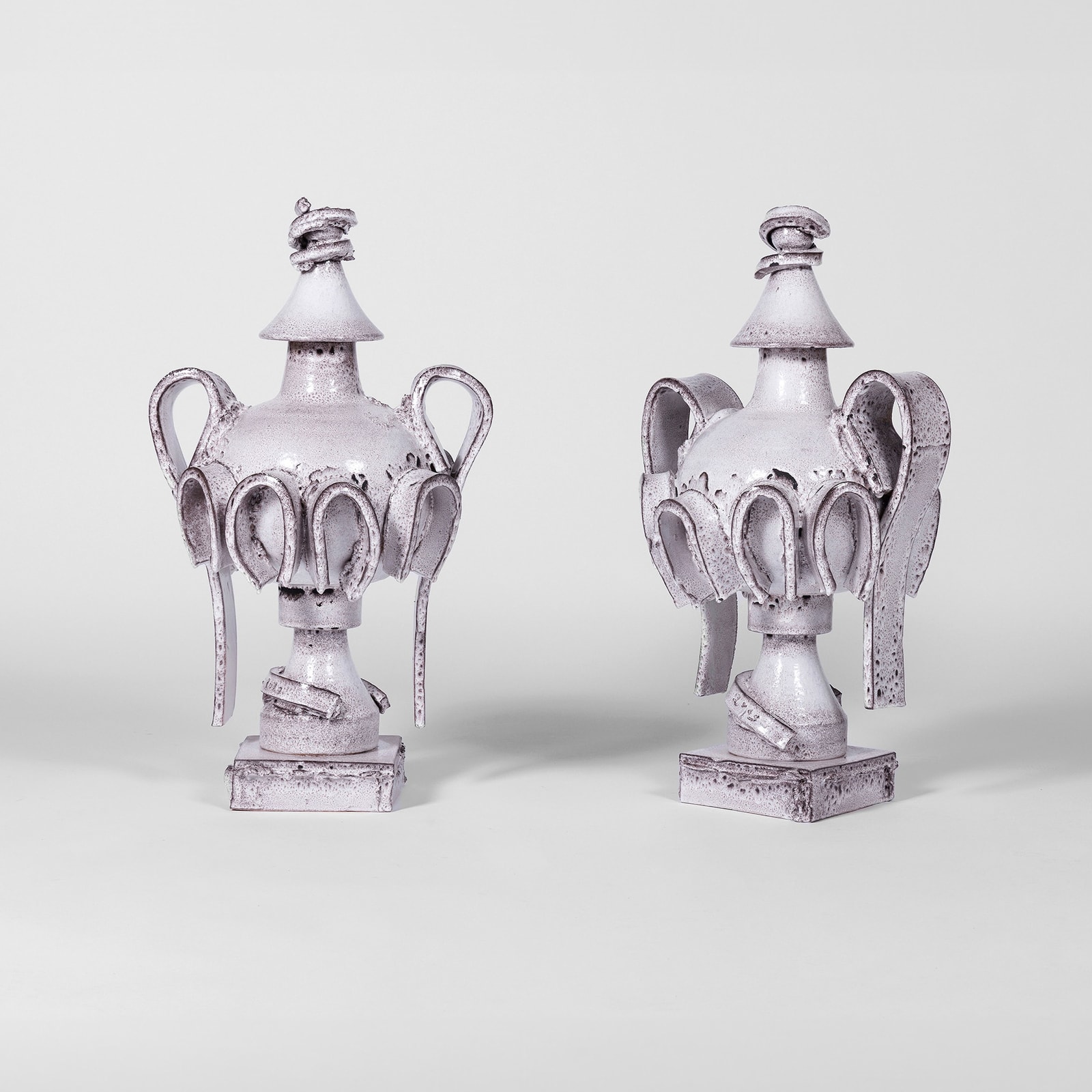 Giuseppe Ducrot, Pair of White Amphorae III, 2023