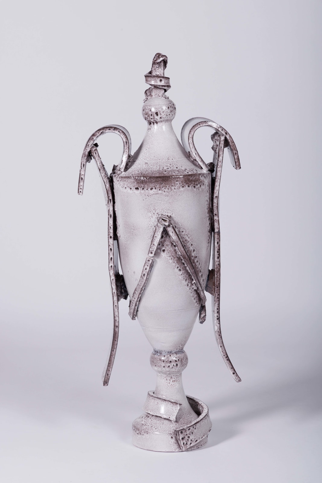 Giuseppe Ducrot, Pair of White Amphorae II, 2023