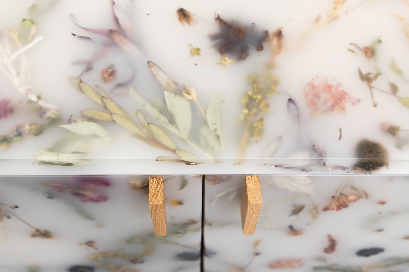 Marcin Rusak, Flora Credenza Misty White 244 Oak, 2023