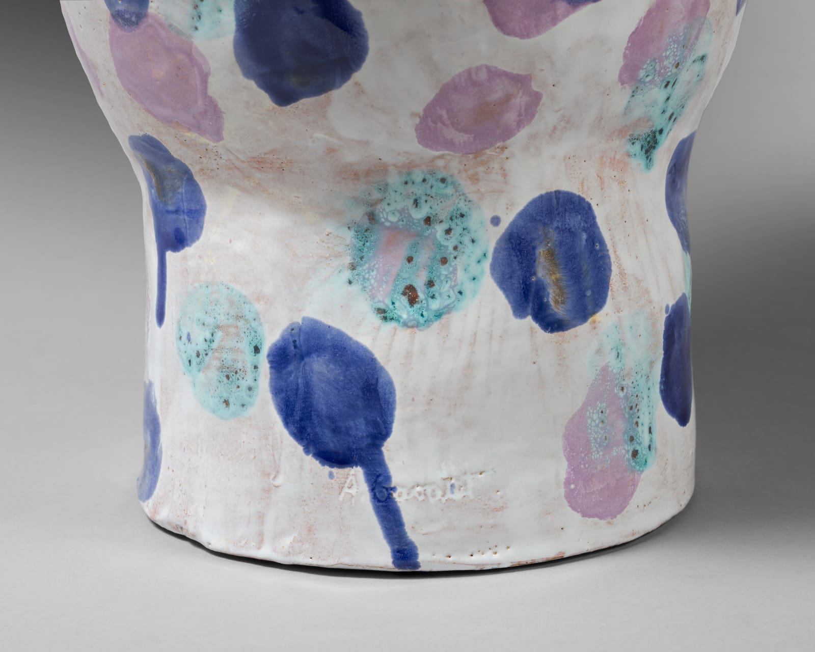Alice Gavalet, Untitled (Vase Pois), 2023