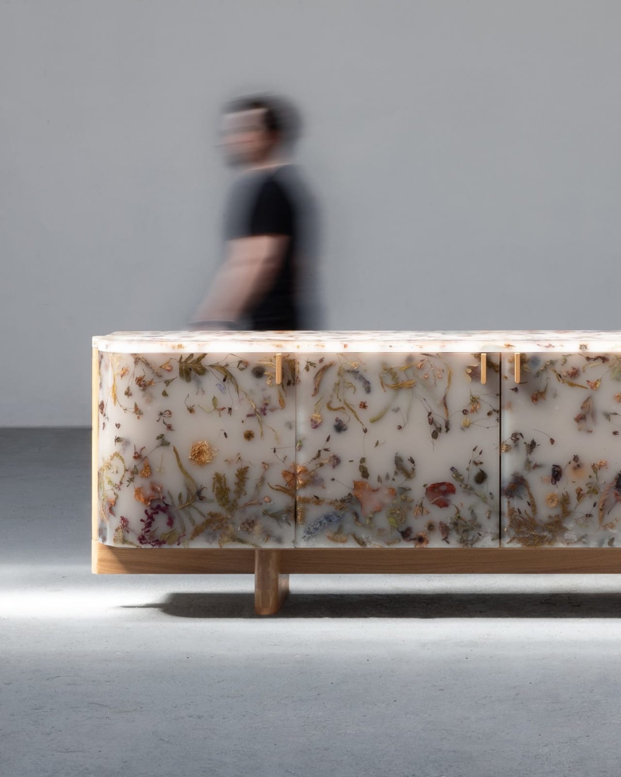 Marcin Rusak, Flora Credenza Misty White 276 Oak, 2025