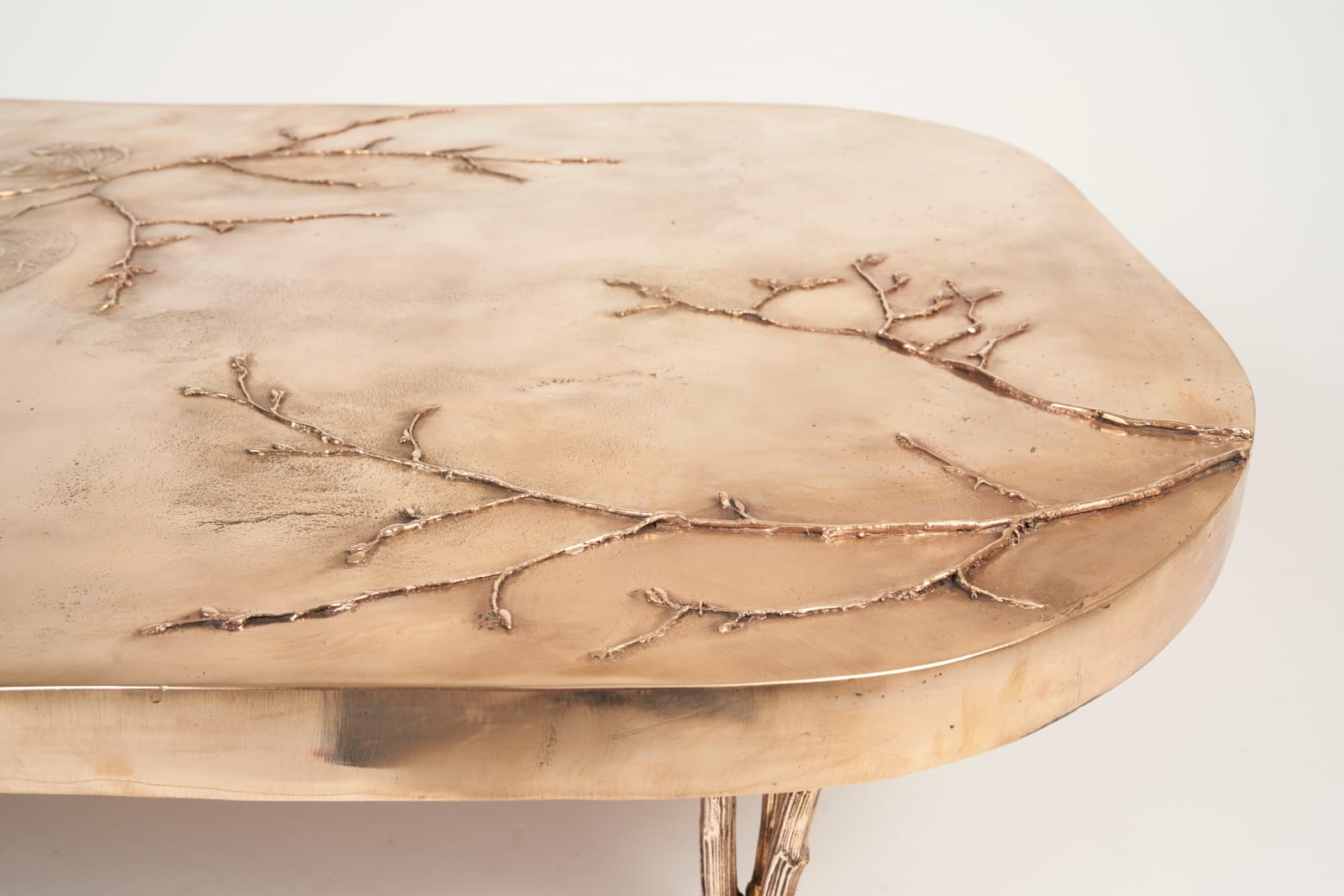 Clotilde Ancarani, Bouquet Ovale Large Table, 2023