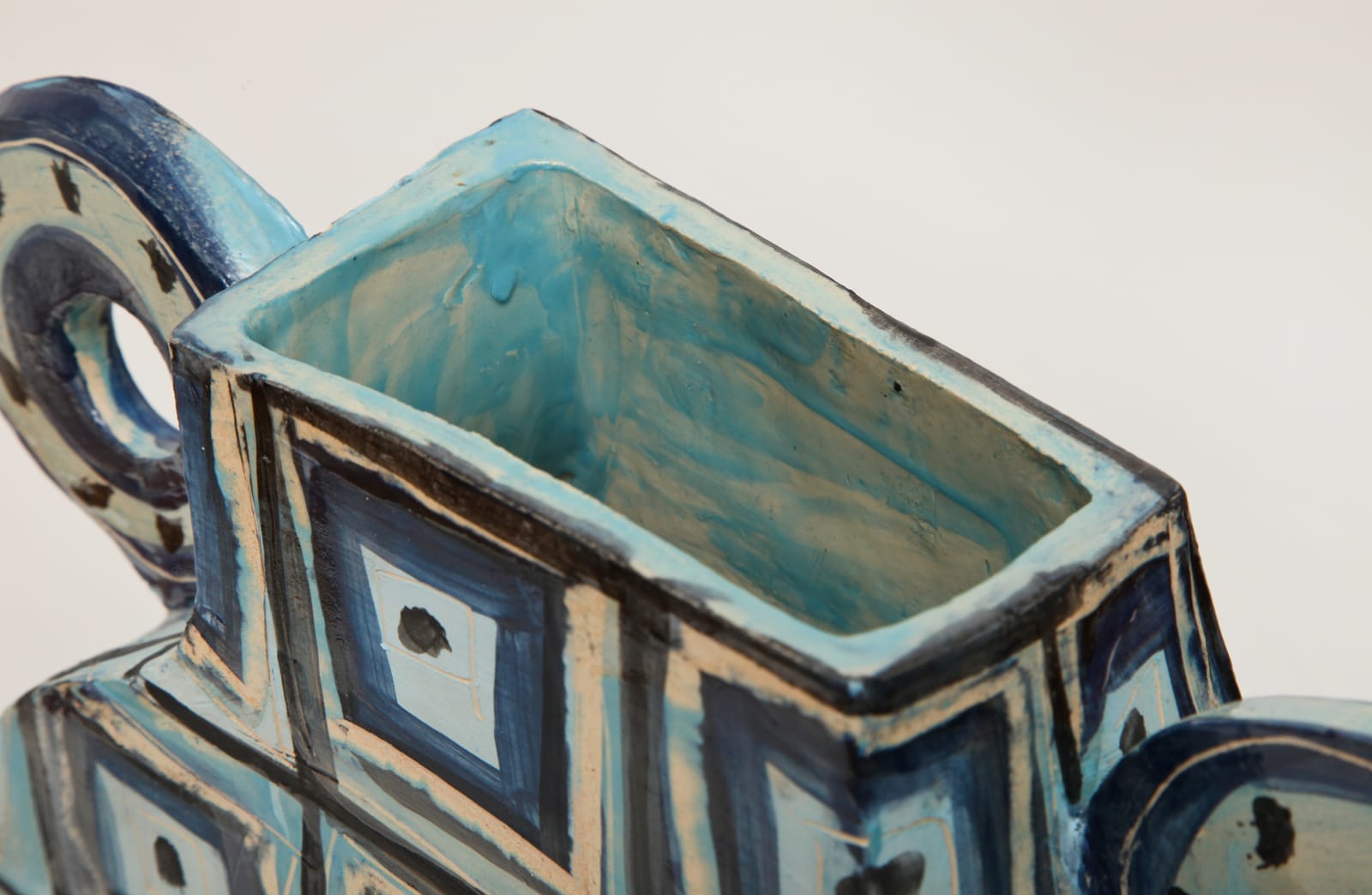 Alice Gavalet, Untitled (Blue Vase), 2015