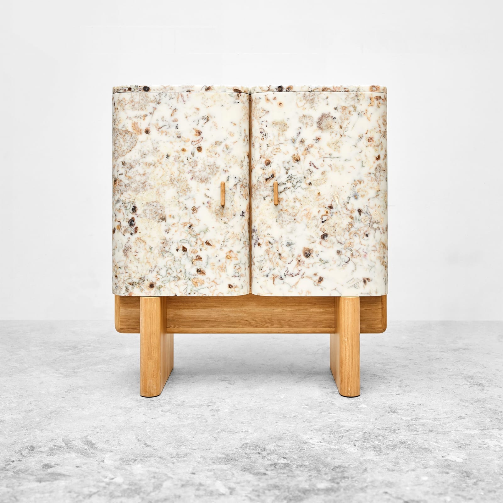 Marcin Rusak, Flora Perma Cabinet 143 Oak, 2021