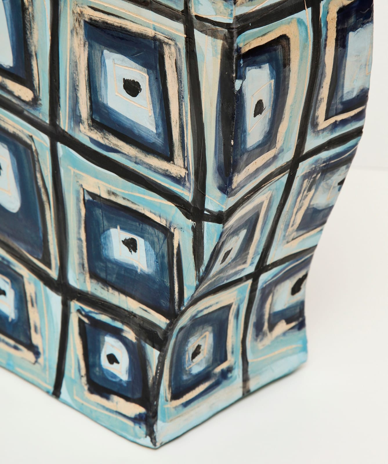 Alice Gavalet, Untitled (Blue Vase), 2015