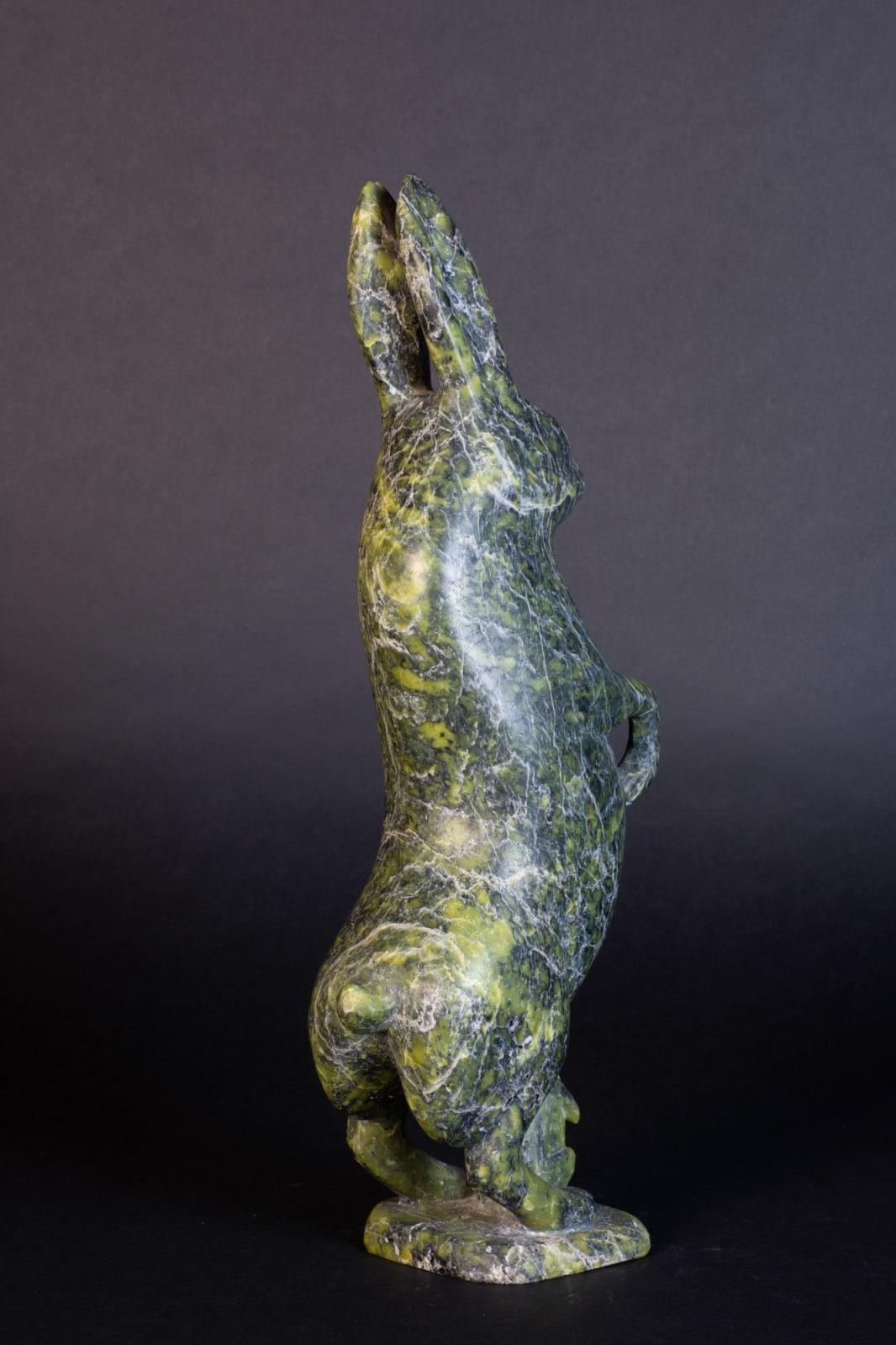 Osuitok Ipeelee, Arctic Hare & Leveret / Lièvre arctique et levraut, ca. 1990