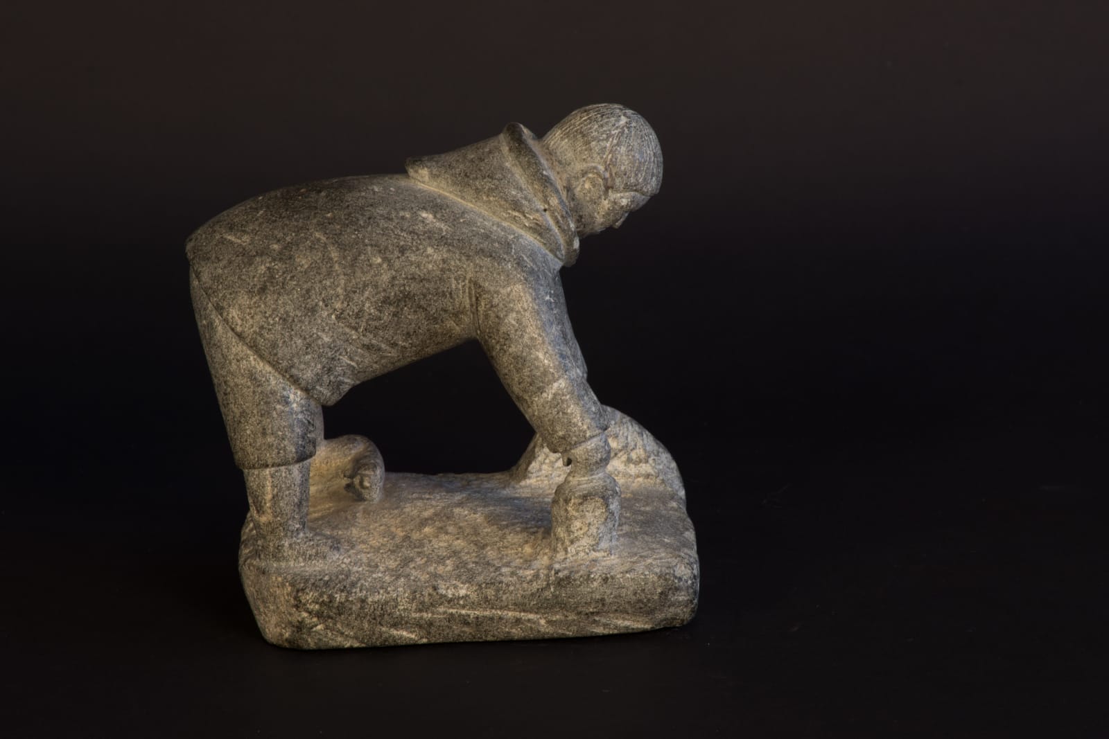 Sarah Anirniq Kalingo, Fox Hunter / chasseur de renard, ca. 1960