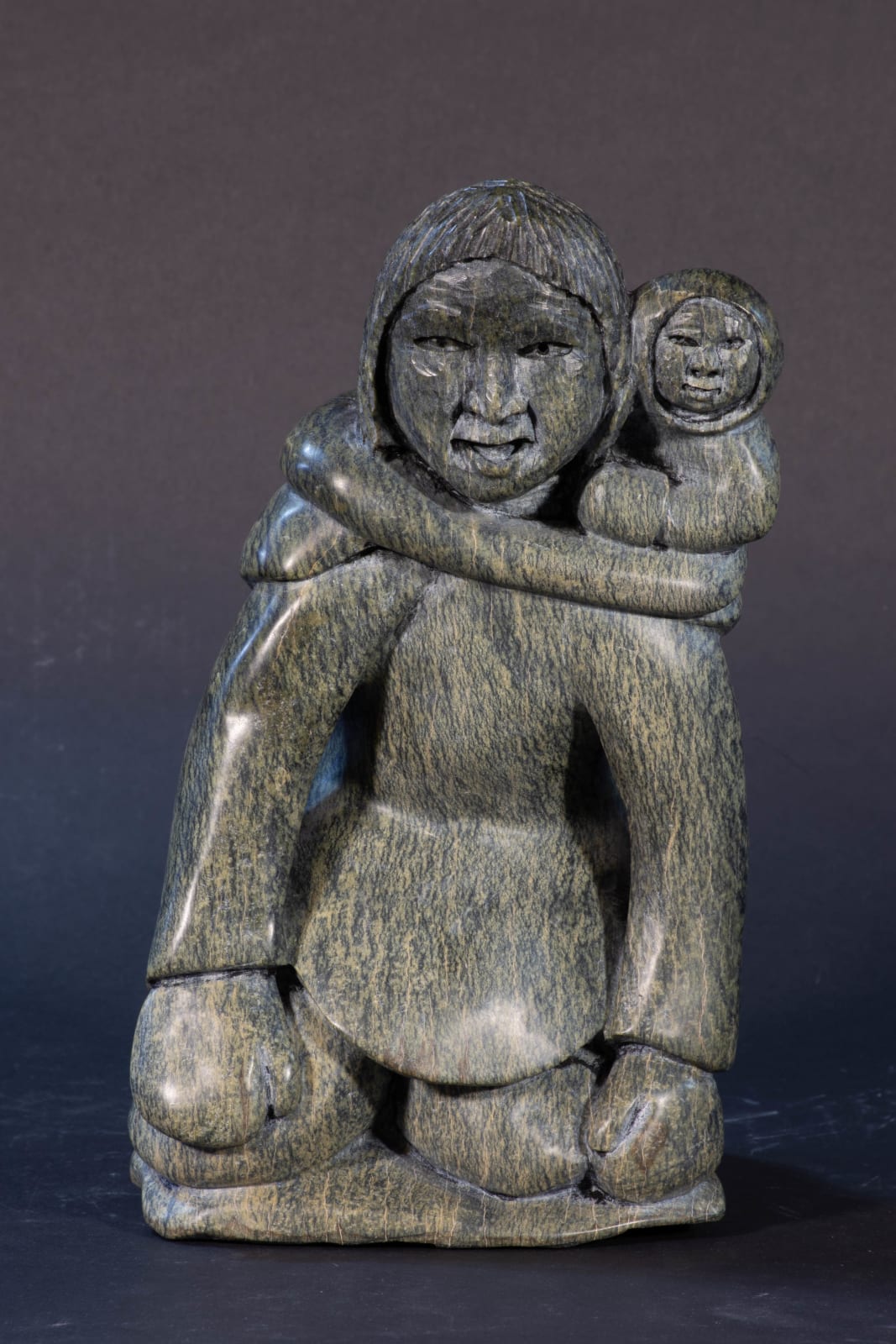 Kiugak Ashoona, Mother & Child / mere et enfant, ca. 2000