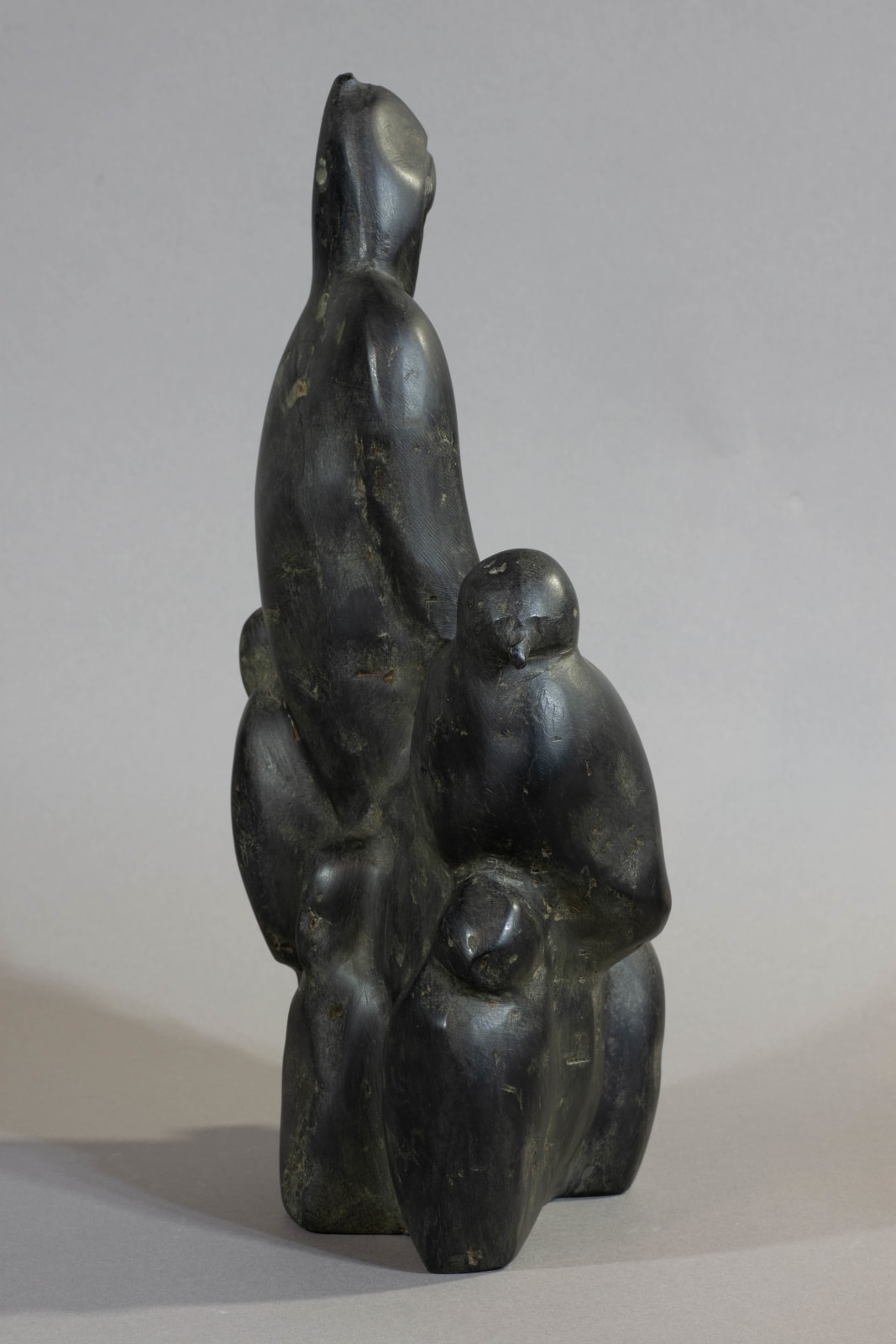 Tuna Iquliq, Inuk with Birds / Inuk avec oiseaux, ca. 1980