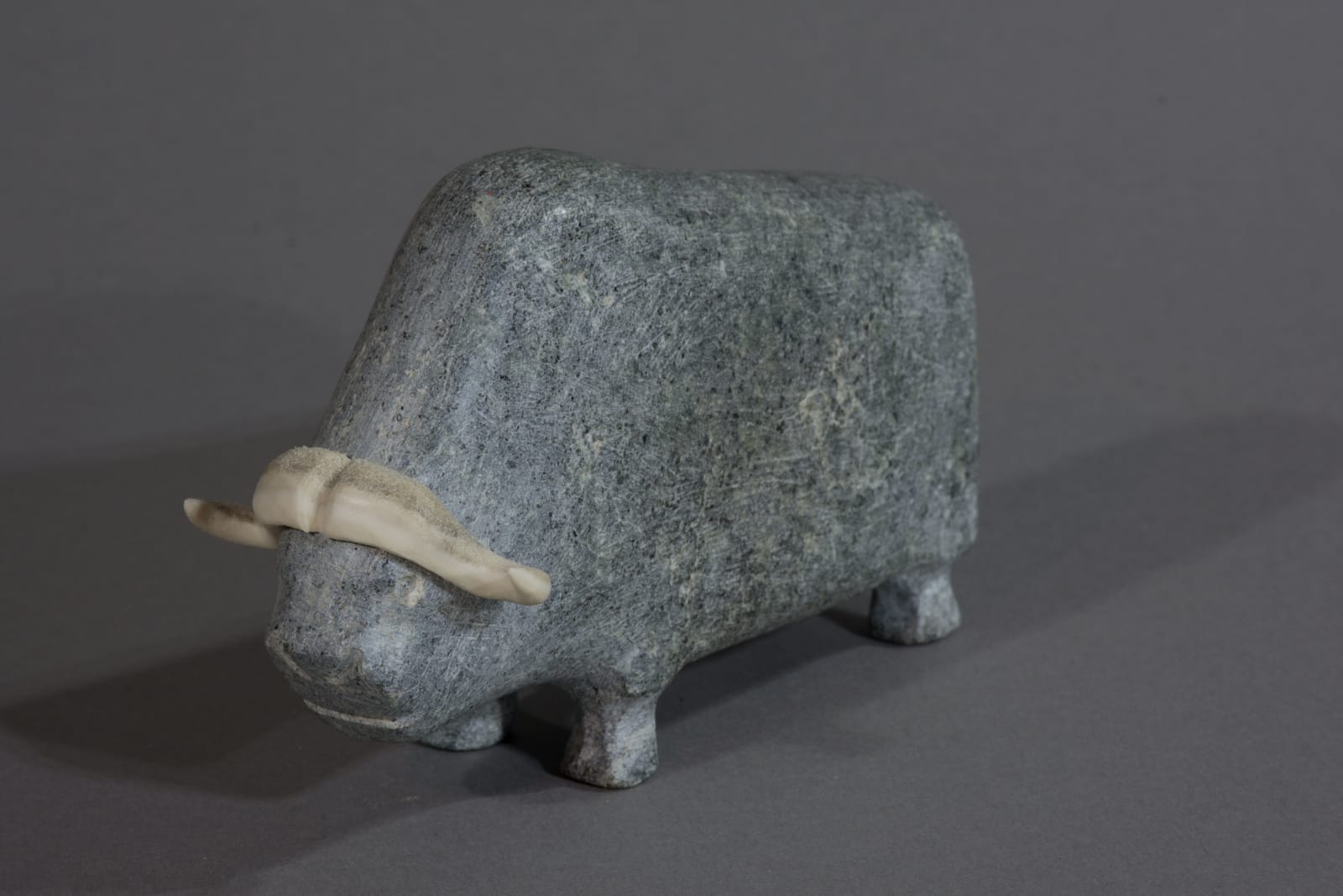 Mark Tungilik, Muskox / Boeuf Musqué, ca. 1975