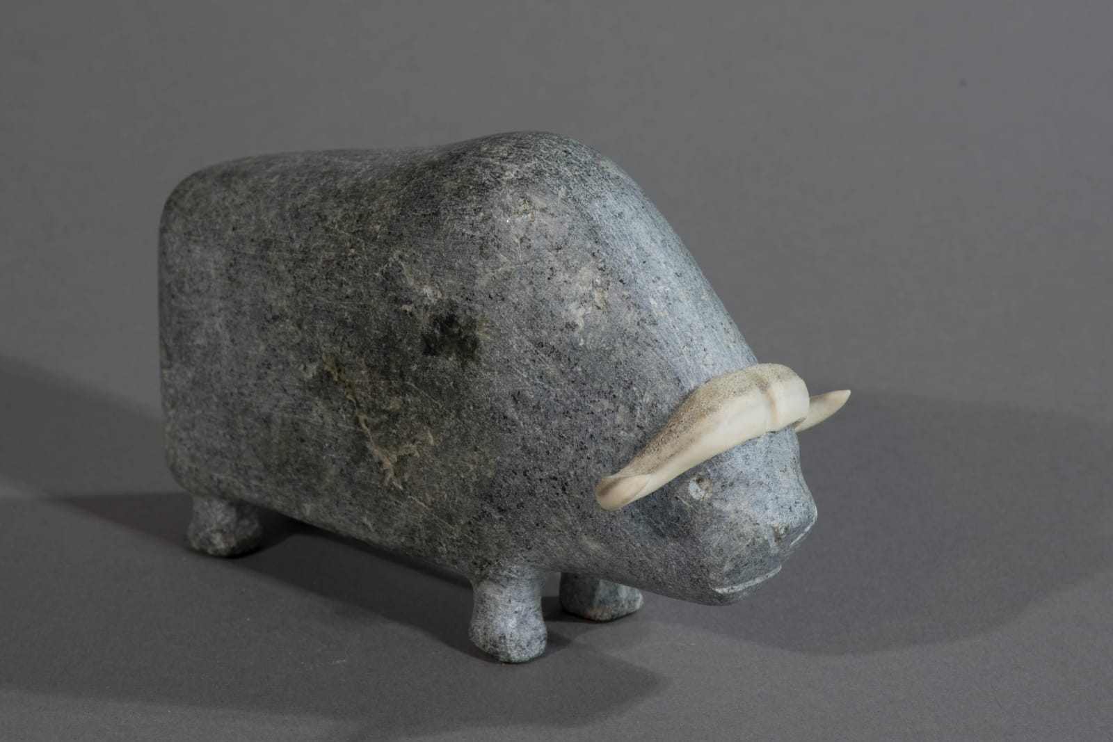 Mark Tungilik, Muskox / Boeuf Musqué, ca. 1975