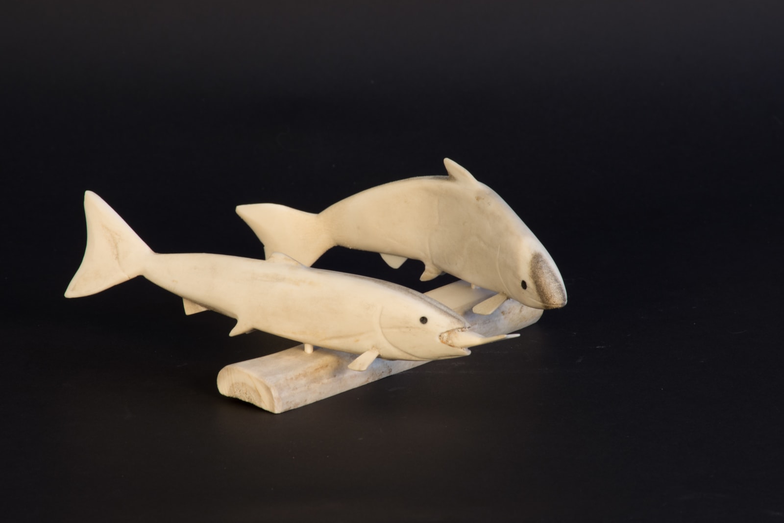 Jacob Irkok, Swimming Fish / poissons nageant, ca. 1990