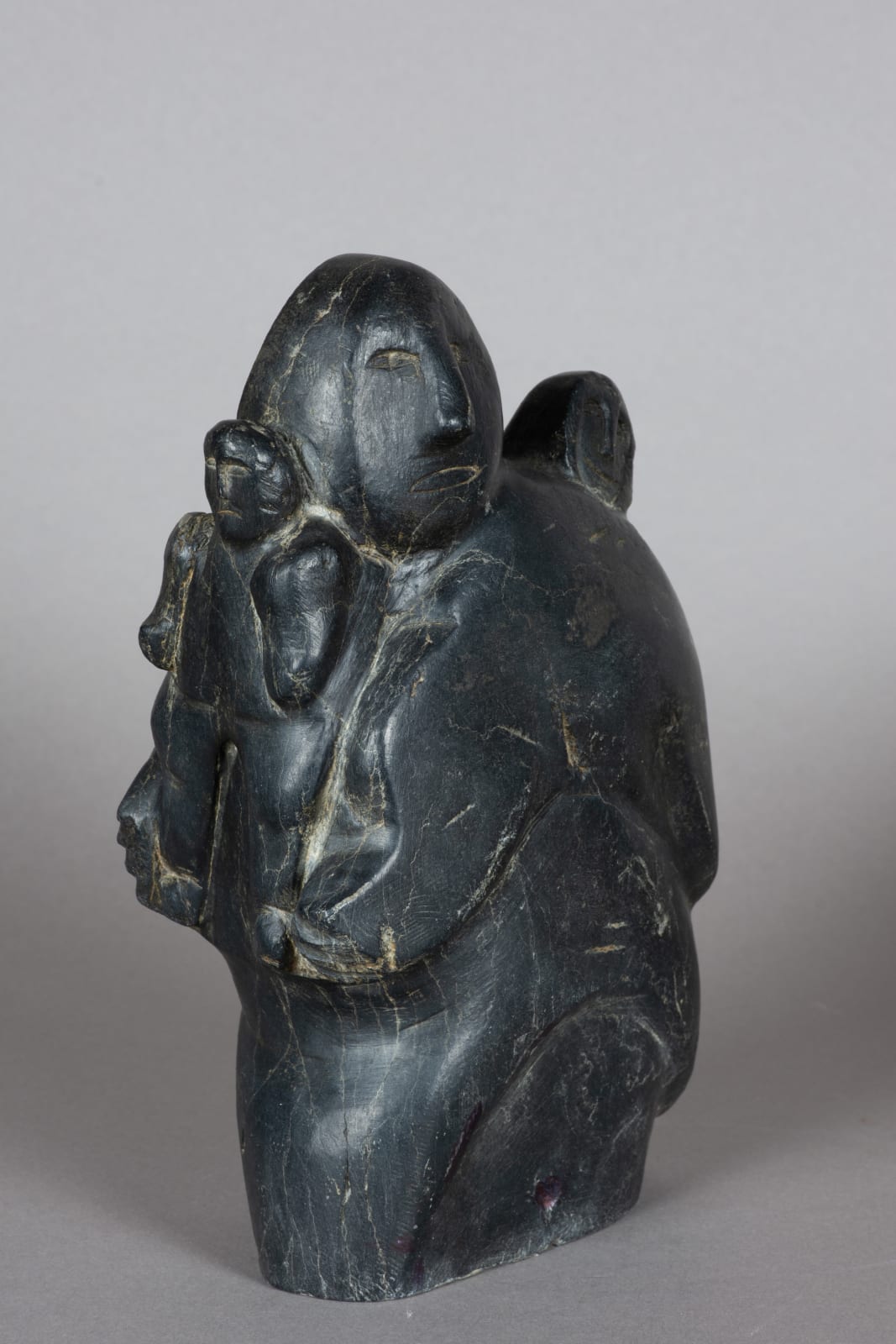 Peggy Qablunaaq Aittauq, Mother & Children / mere et enfants, ca. 1980
