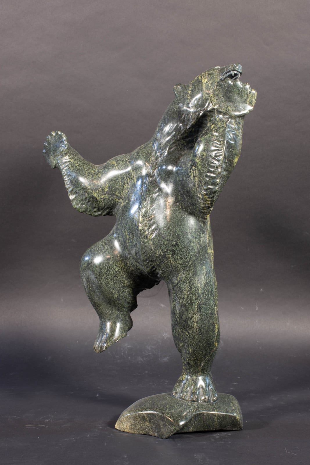 Davie Atchealak, Dancing Bear / Ours dansant, ca. 1985