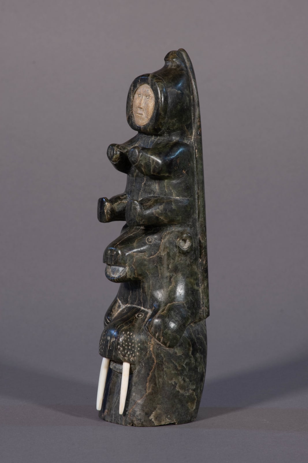 Amidlak, Totem, ca. 1952