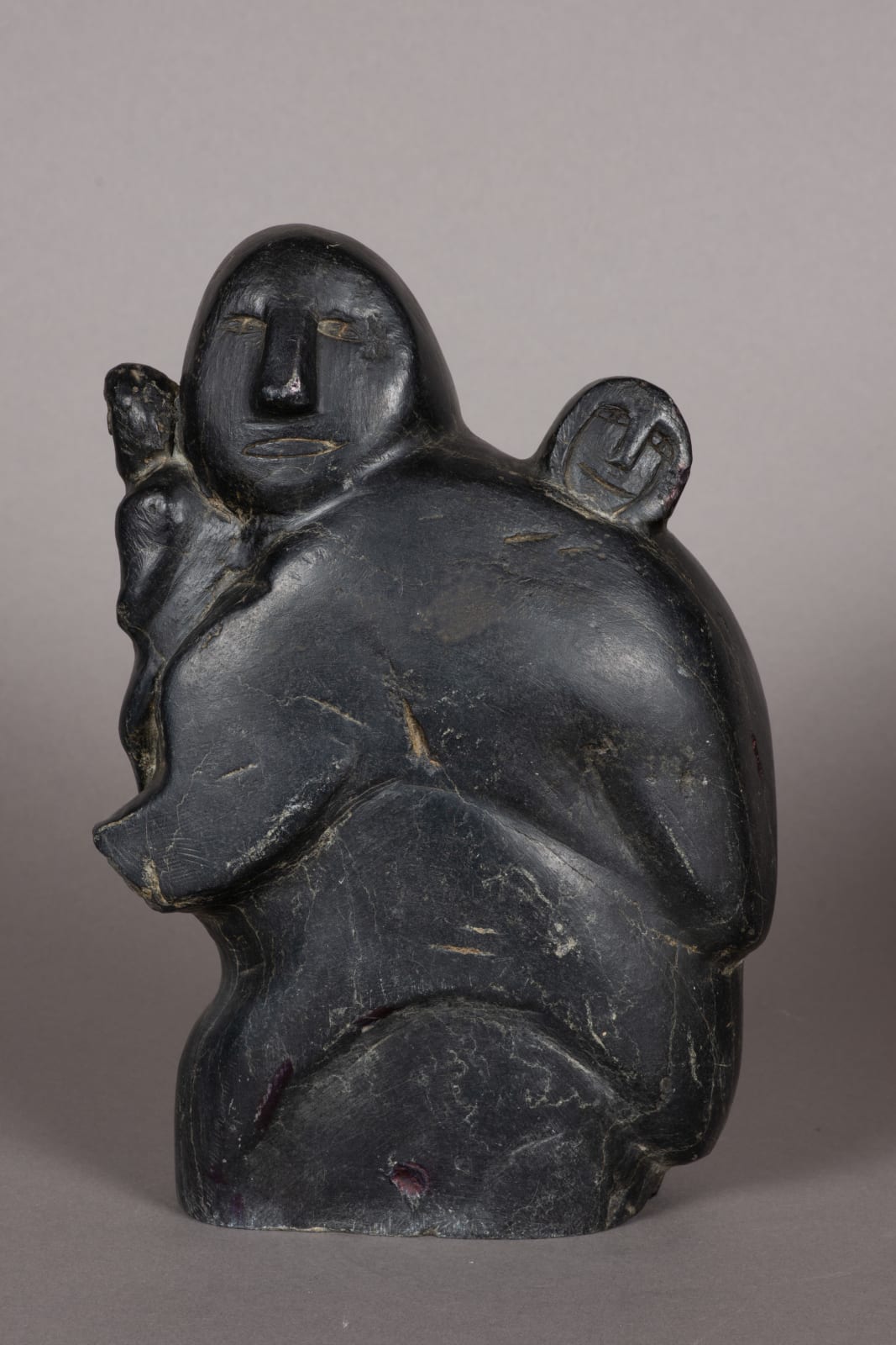 Peggy Qablunaaq Aittauq, Mother & Children / mere et enfants, ca. 1980
