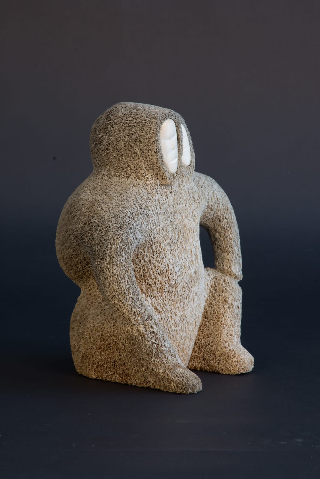 Noah Siakuluk, Mother & Child / Mere et enfant, ca. 1970