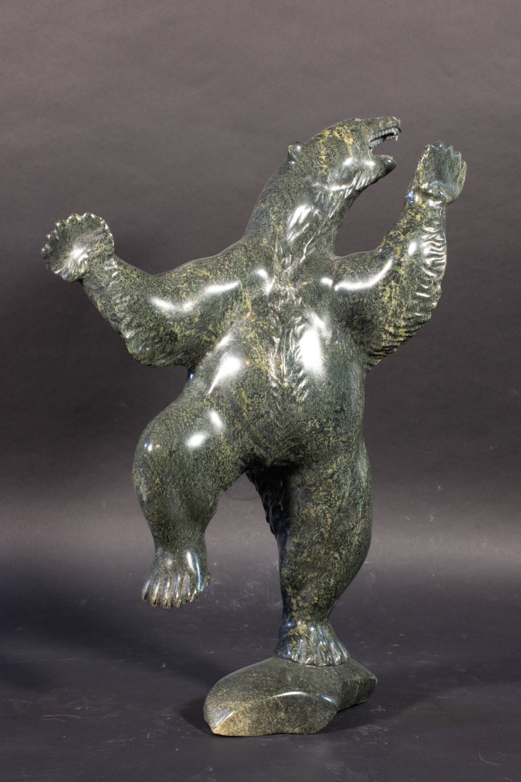 Davie Atchealak, Dancing Bear / Ours dansant, ca. 1985