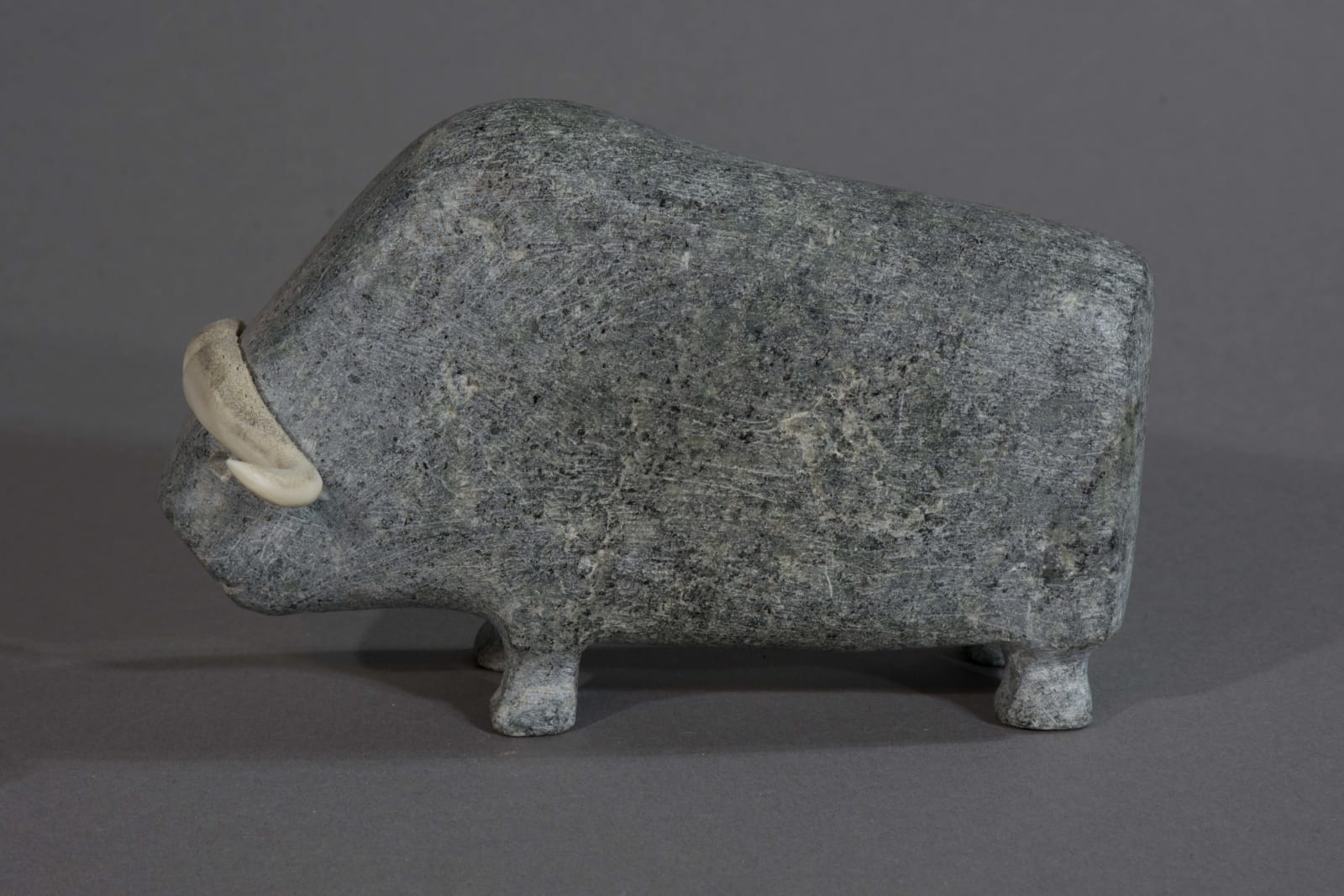 Mark Tungilik, Muskox / Boeuf Musqué, ca. 1975