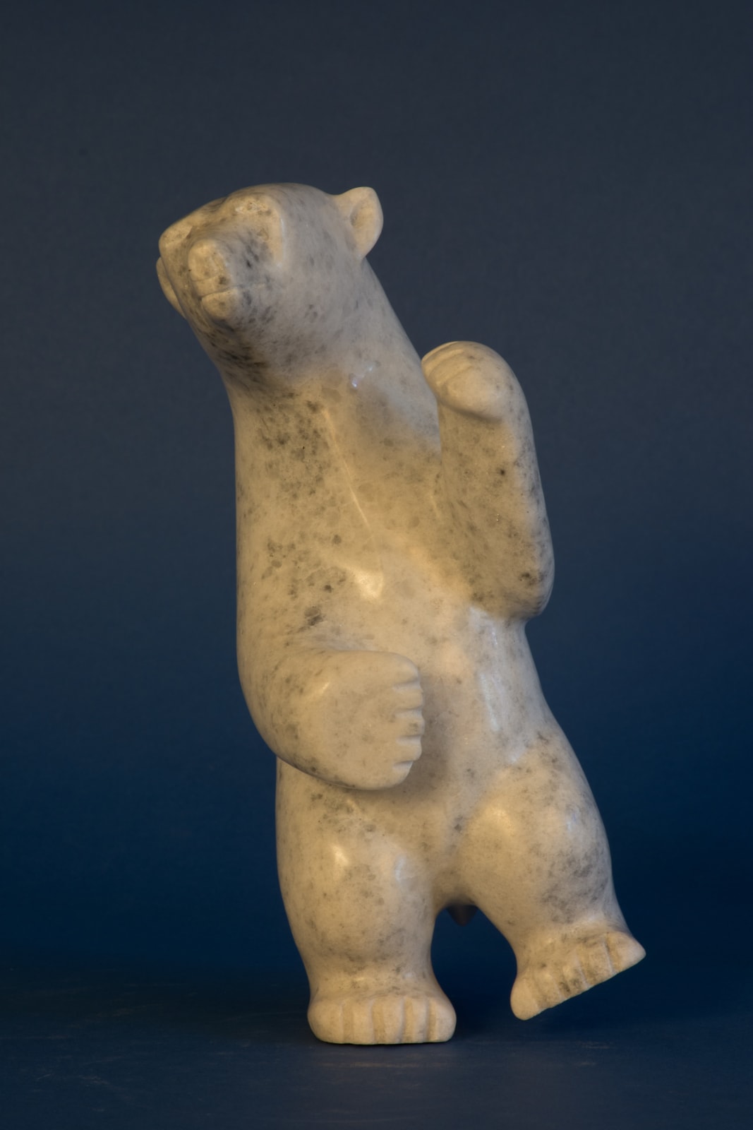 Ottokie Ashoona, Dancing Bear / ours dansant, ca. 2010