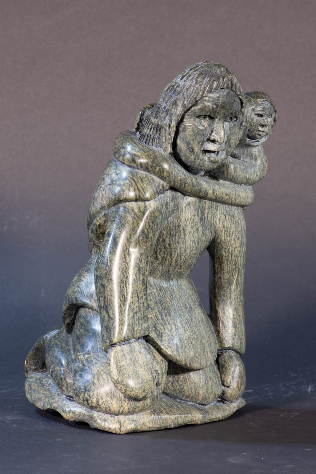 Kiugak Ashoona, Mother & Child / mere et enfant, ca. 2000