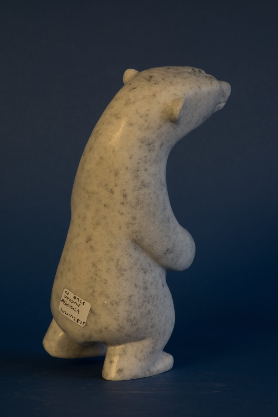 Ottokie Ashoona, Dancing Bear / ours dansant, ca. 2010