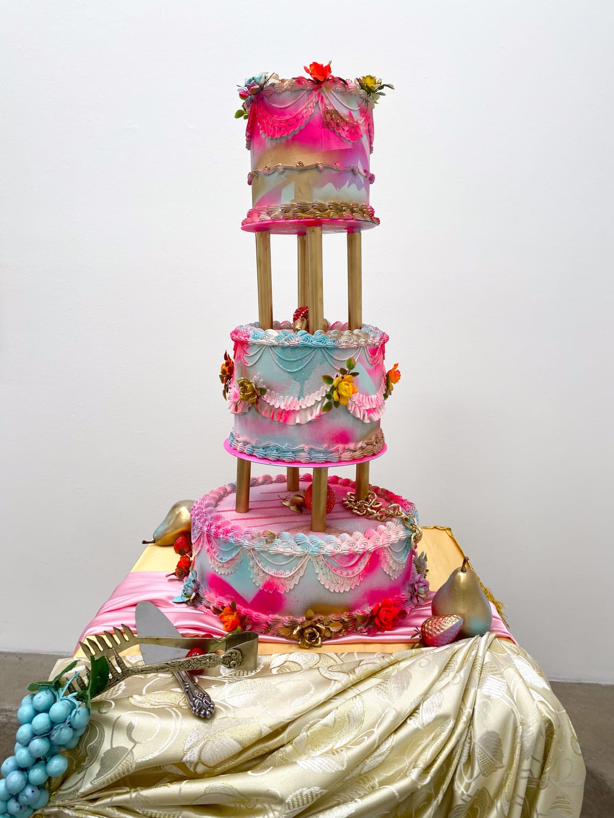 Amanda Rowan, Layered wedding cake, 2022