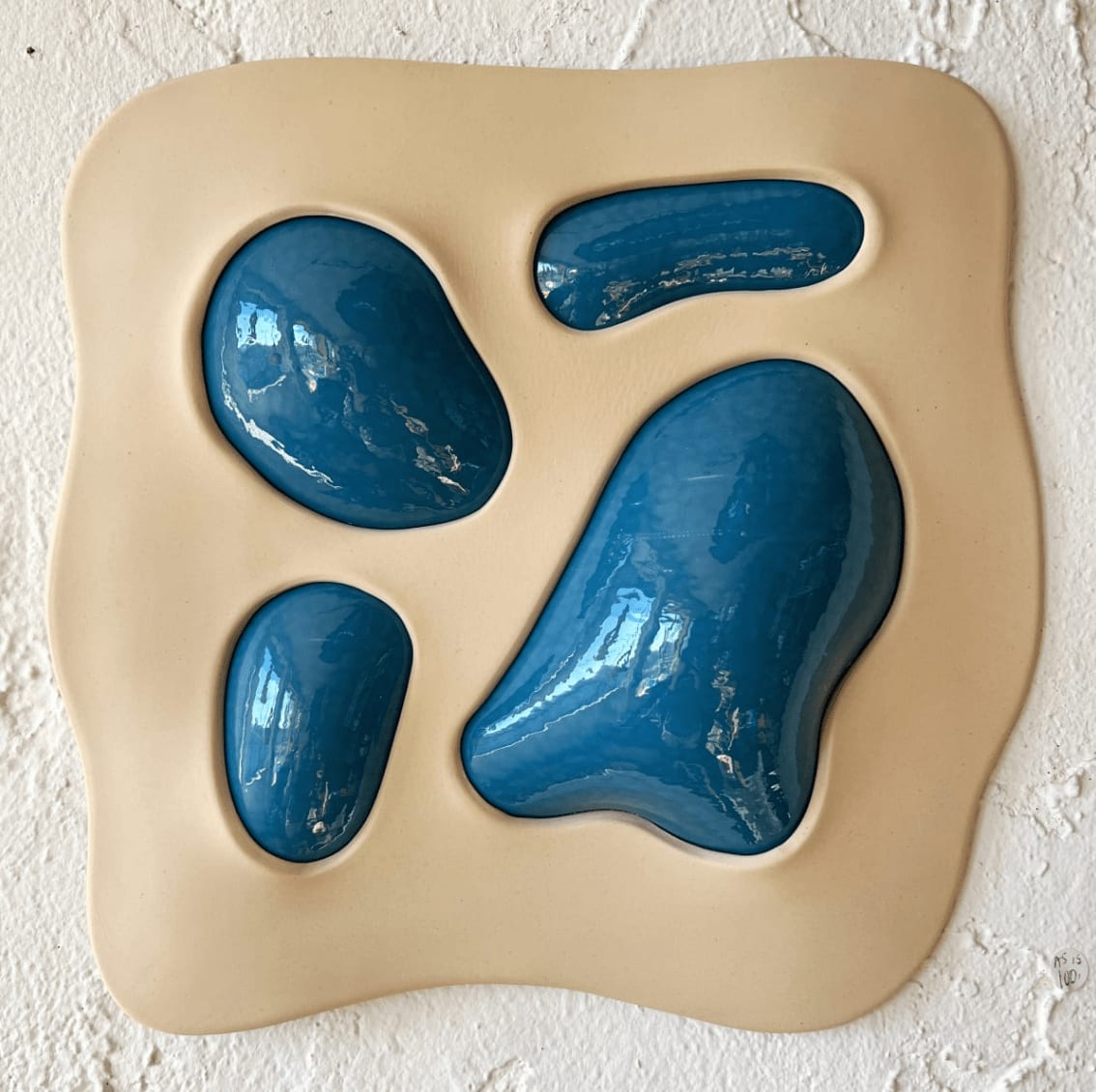 Kelly Witmer, blue on beige, 2023
