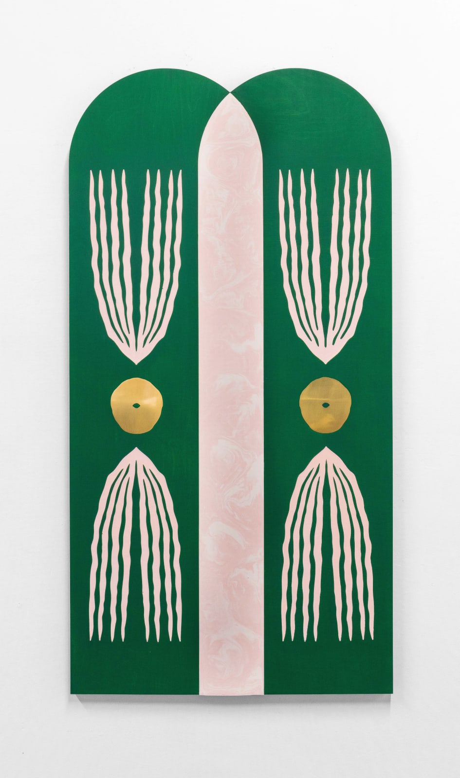 Elspeth Schulze, Overlap Arch (English Green), 2024