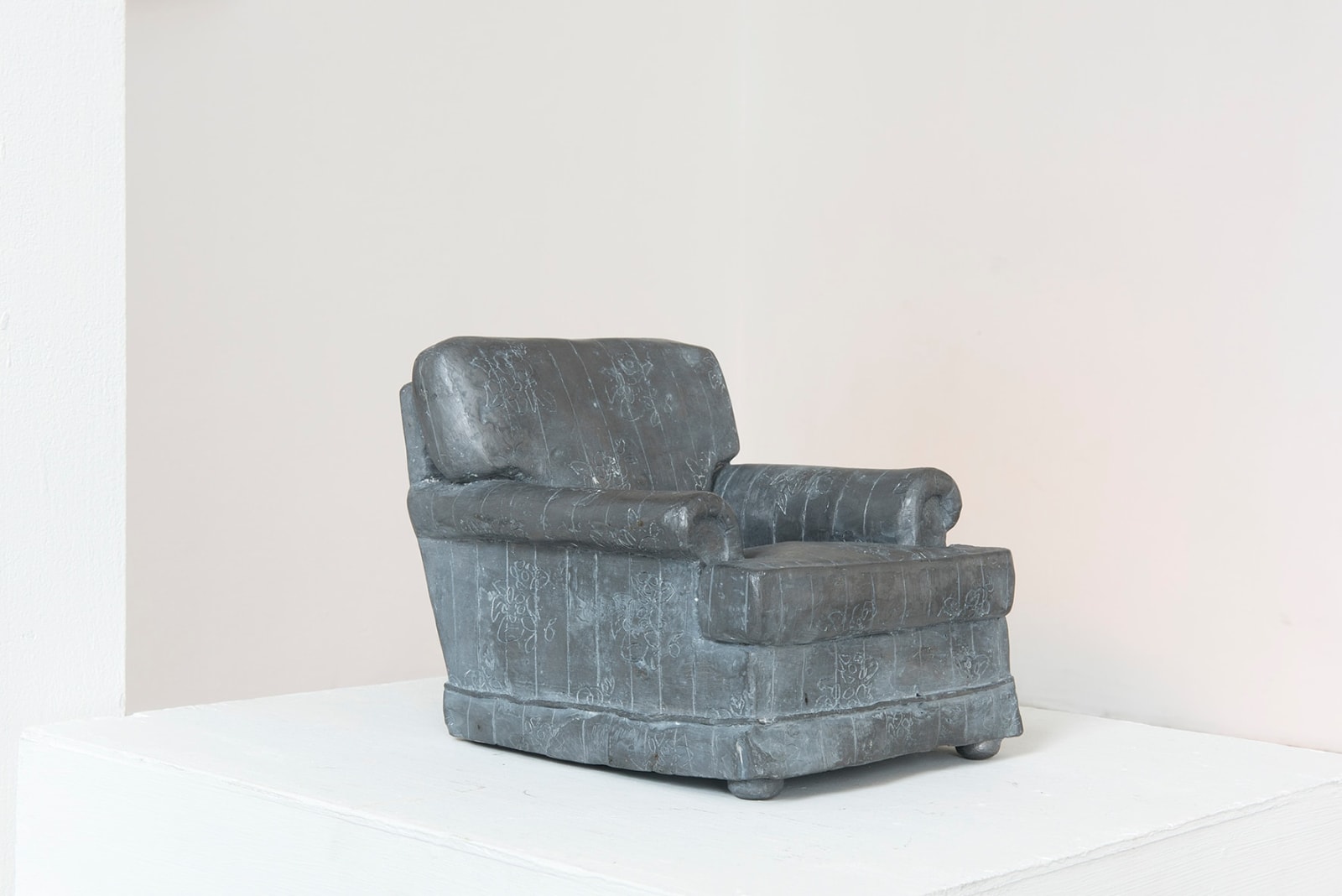 Marina Blanca, Sessel-Objekt VII, 2002